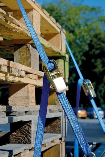Pair of Ratchet Tie Down Straps (4.5m)