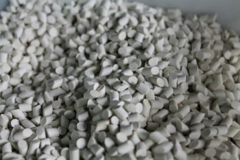Ceramic Angle Cut Cylinder Media for Motor Parts Vibratory Tumbler (1kg)