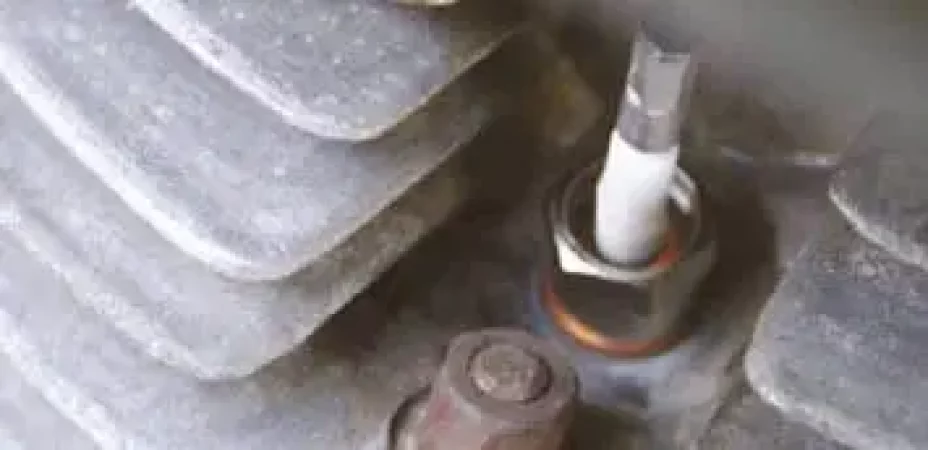 How do I adjust the carb on my vehicle_3